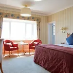 Carlton Club Apartments