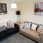 Flat 2 94A Gladstone Road East