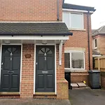 Flat 2 94A Gladstone Road East