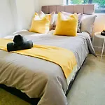 Luxury 3 Bedroom Apartment Near Bournemouth Beach & Poole