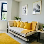 Beautiful Alumpointe Apartment - 400M To The Beach