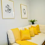 Beautiful Brand New Apartment Near The Beach