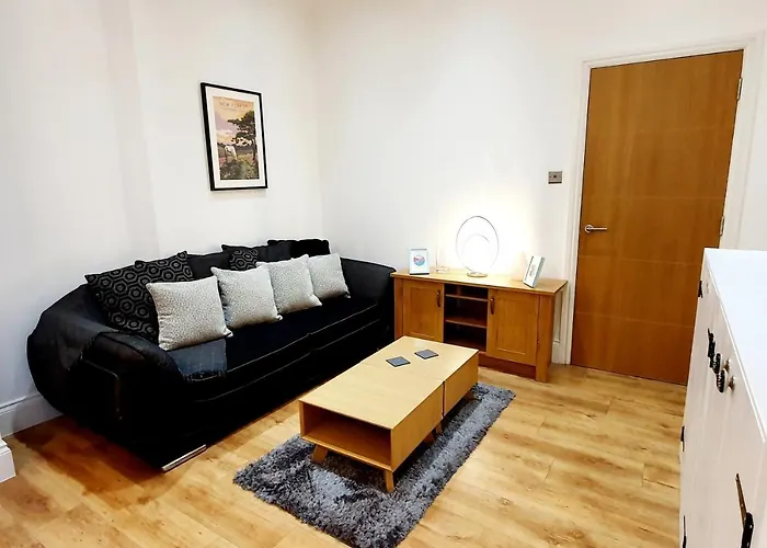 Superb 2 Beds 2 Baths New Apartment W/ Garden+Patio