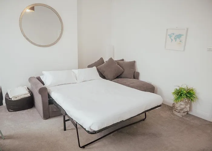 Immaculate Luxury Apartment 700 Mtrs From The Beach