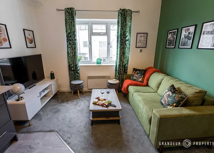 Lorne Park Landings By Grandeur Property