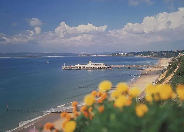 Bournecoast: Modern - Town Centre - Beach - Fm6140
