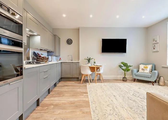 Beach Walk Southbourne Sobo Beach Sleeps 4