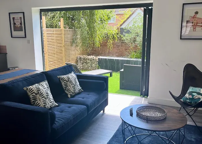 The Hideaway With Own Private Sunny Garden