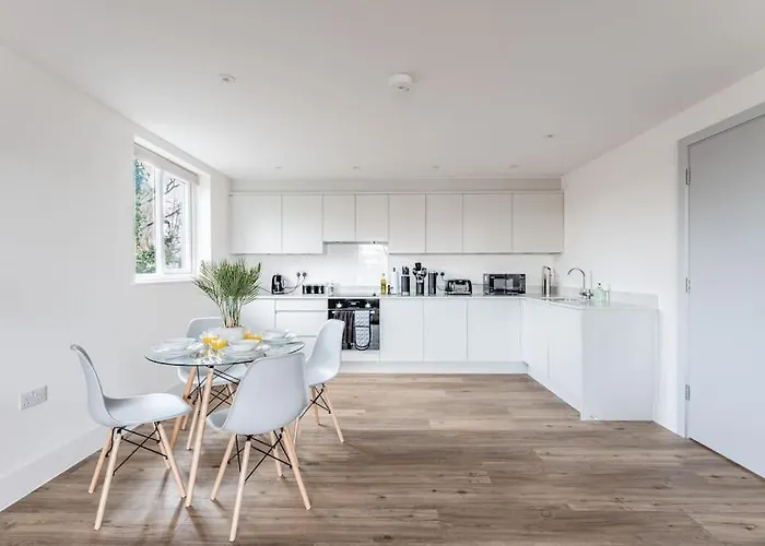 Stunning 2 Bed In Bournemouth Central + Parking