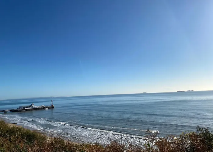Bournemouth Beachside Retreat 3 Bedroom 3 Bathroom Seaside B&B With Parking