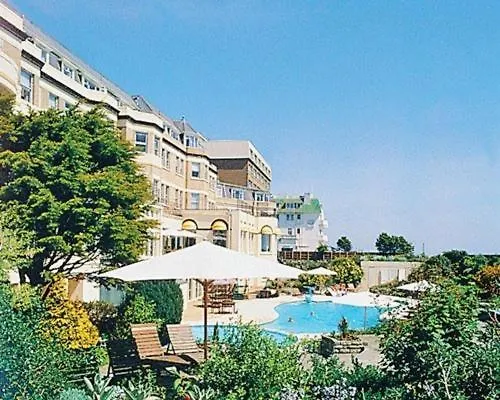 Carlton Club Apartments East Overcliff