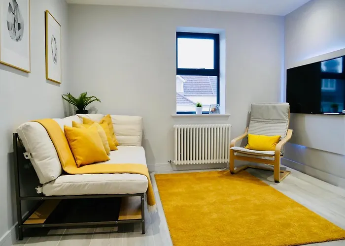 Beautiful Brand New Apartment Near The Beach