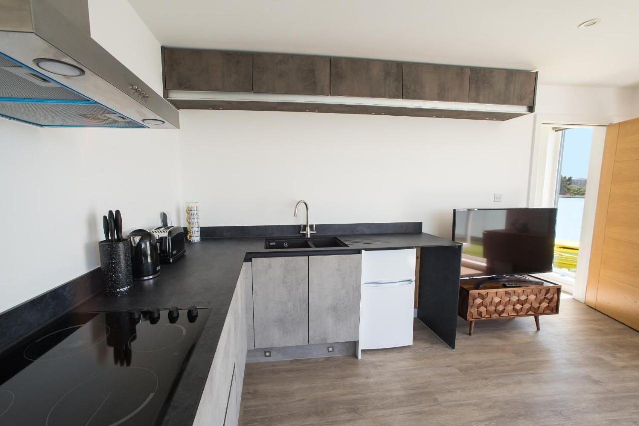 The Penthouse With Private Terrace Near The Beach Apartment