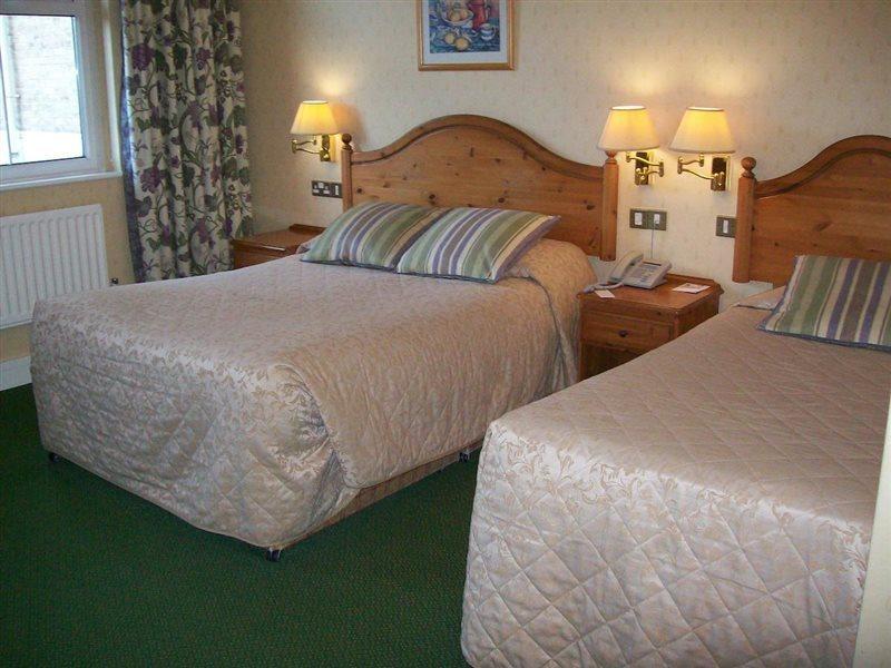 Elstead Hotel 3*