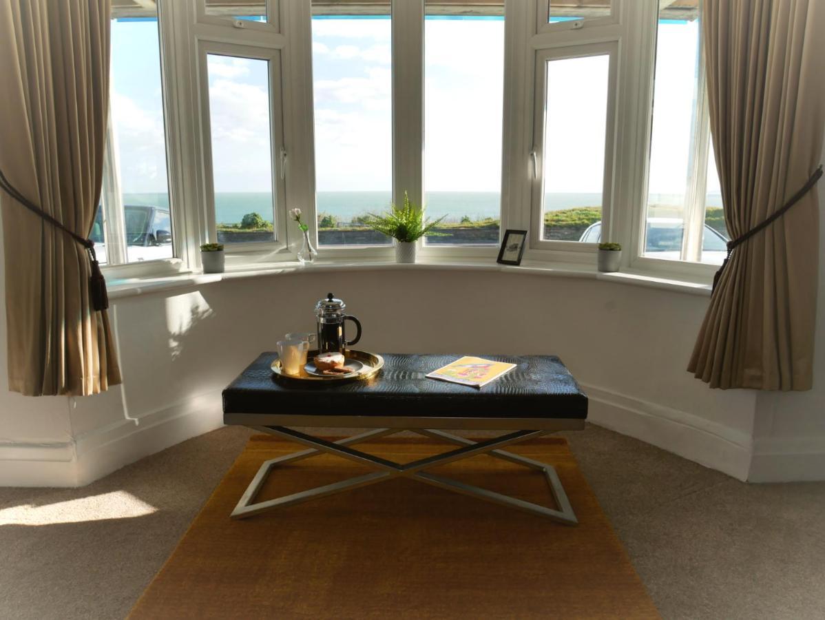 Seaside Serenity: 3-bedroom Garden Retreat With Beach Access Bournemouth