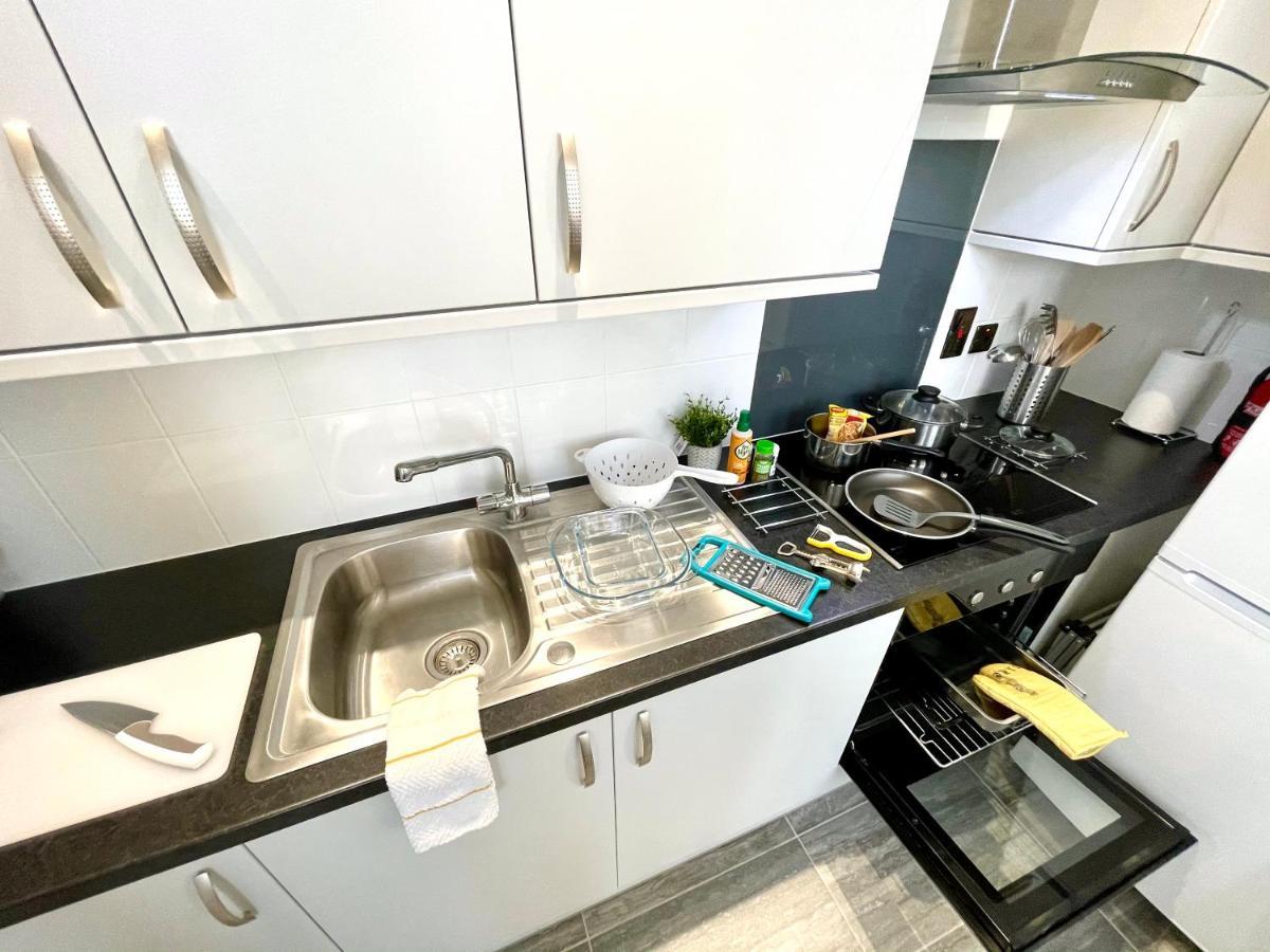 Modern Family Free Parking And Gym By Beach Apartment Bournemouth