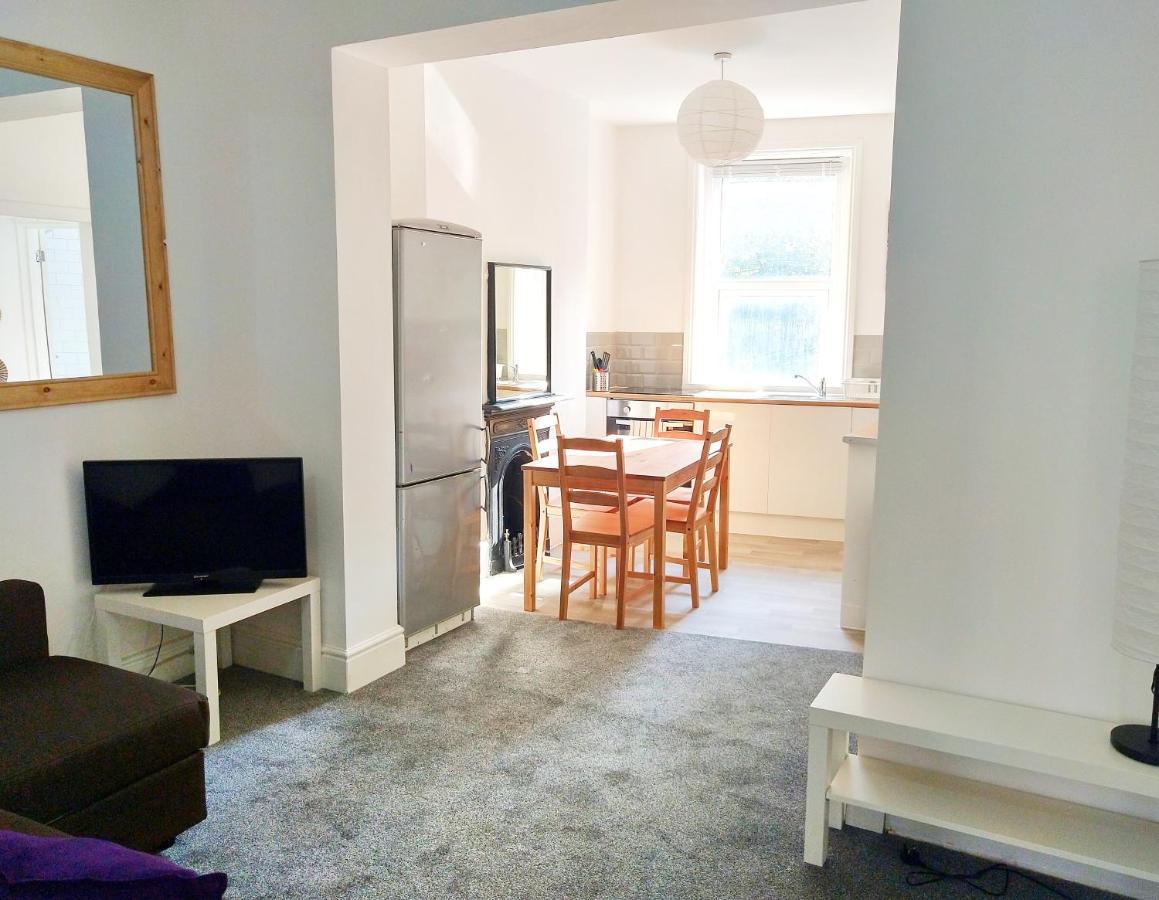 Entire Floor 2 Bedrooms On Westcliff * Bournemouth