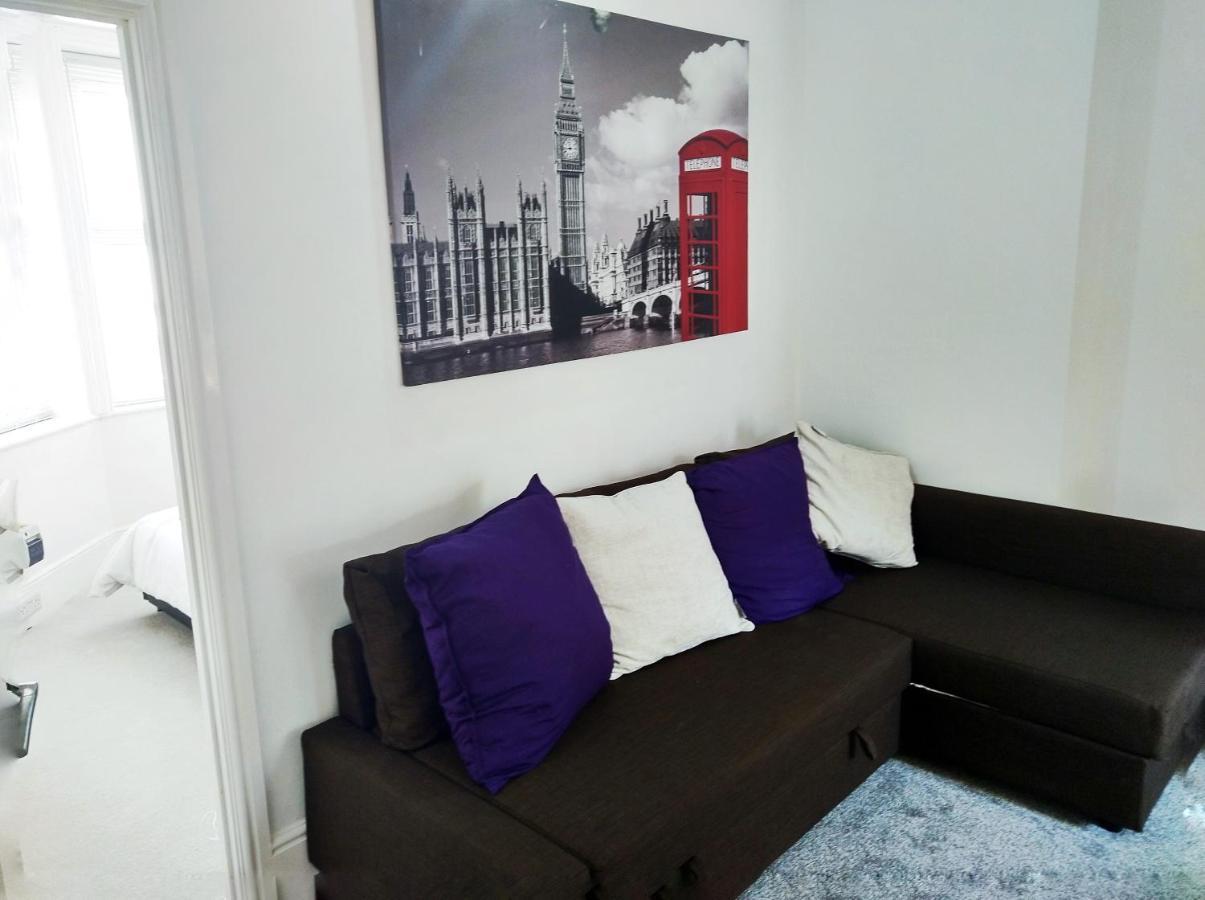 Entire Floor 2 Bedrooms On Westcliff Apartment Bournemouth