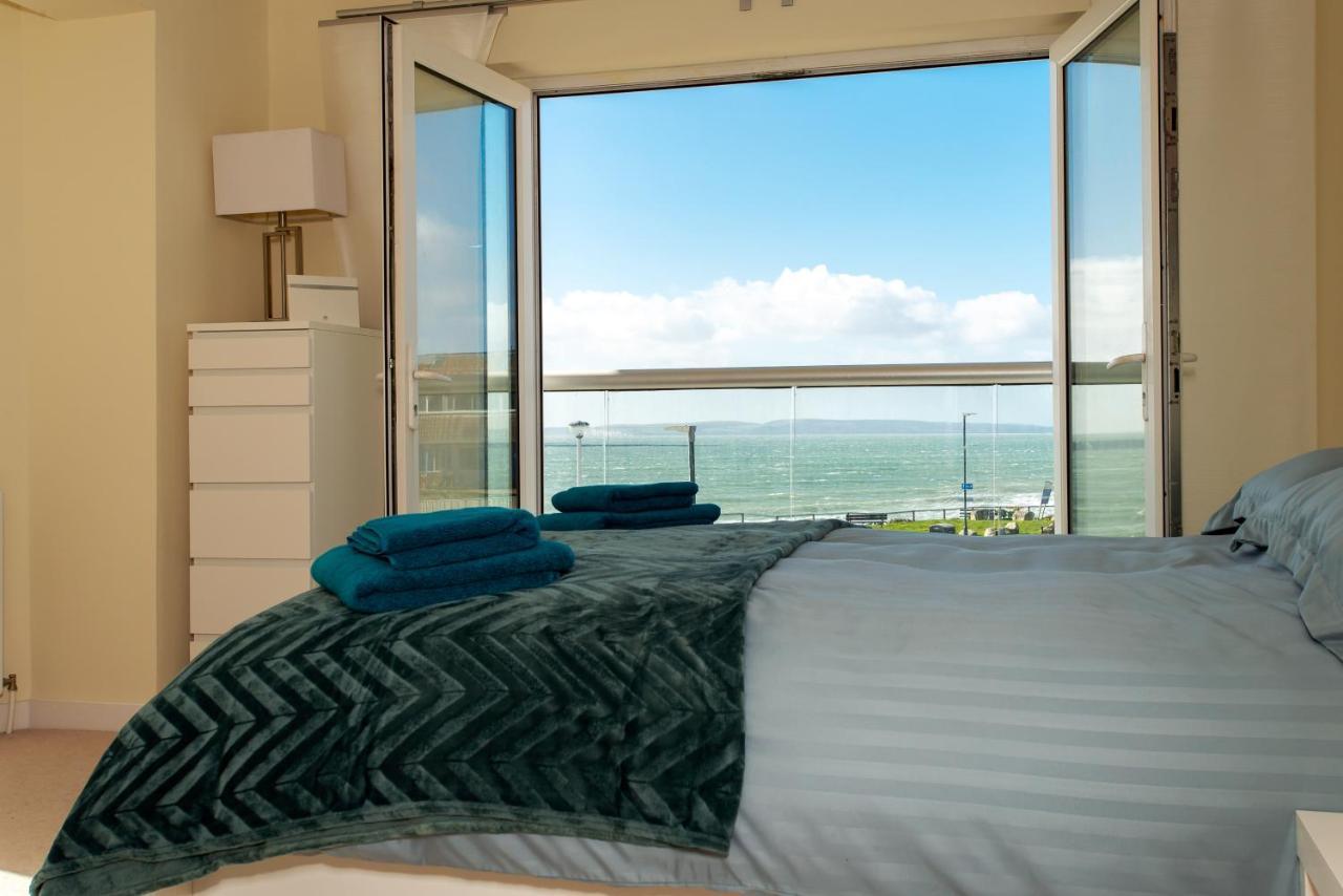 Holiday home & Sea Views