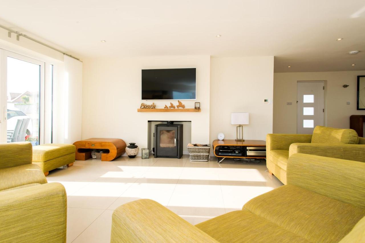 & Sea Views Holiday home *