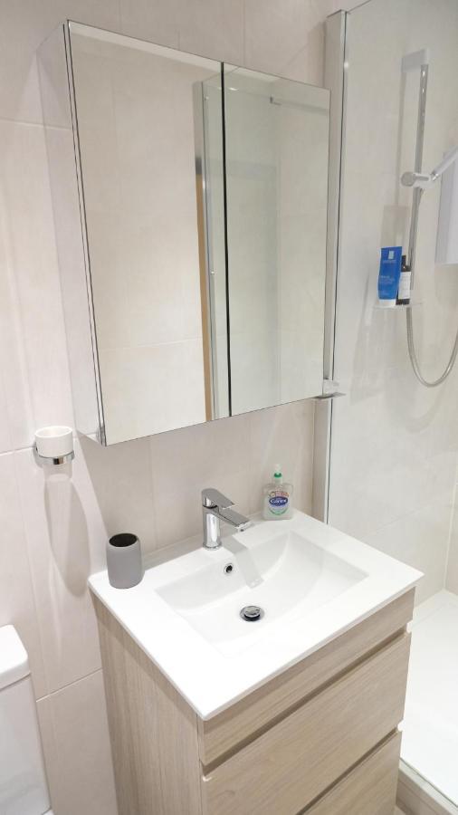 Intimate Entire Flat 9-min Walk To Boscombe Apartment *