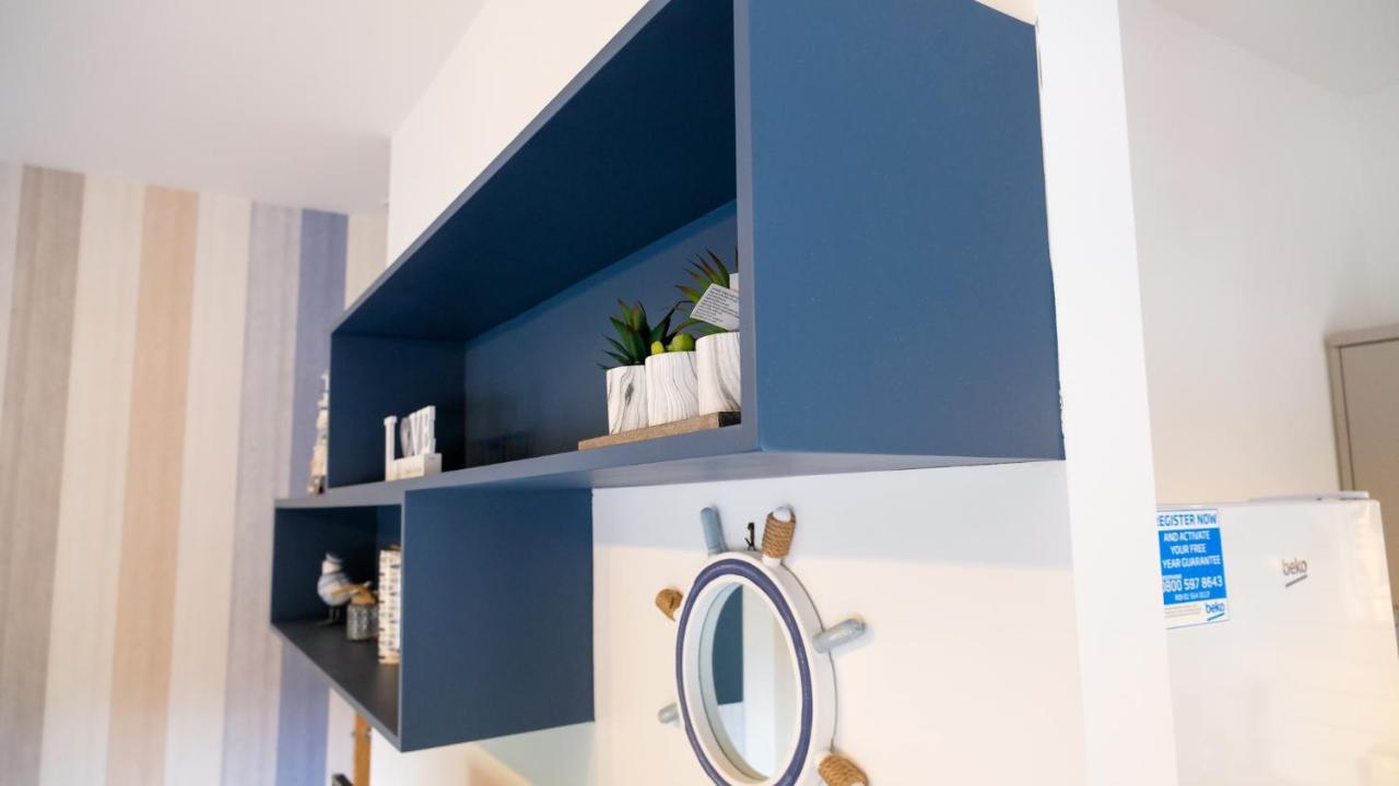 Intimate Entire Flat 9-min Walk To Boscombe Apartment