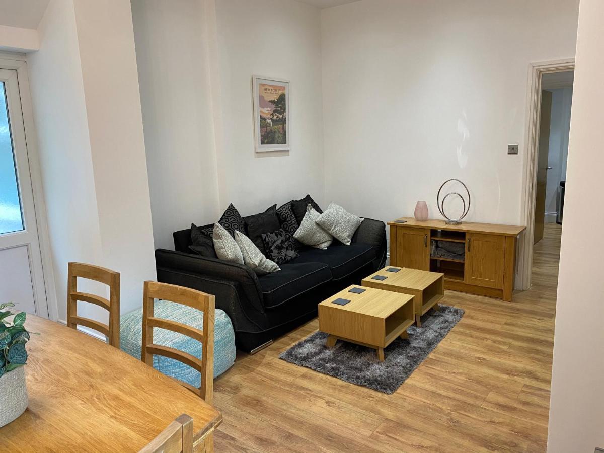 Apartment Superb 2 Beds 2 Baths New W/ Garden+patio