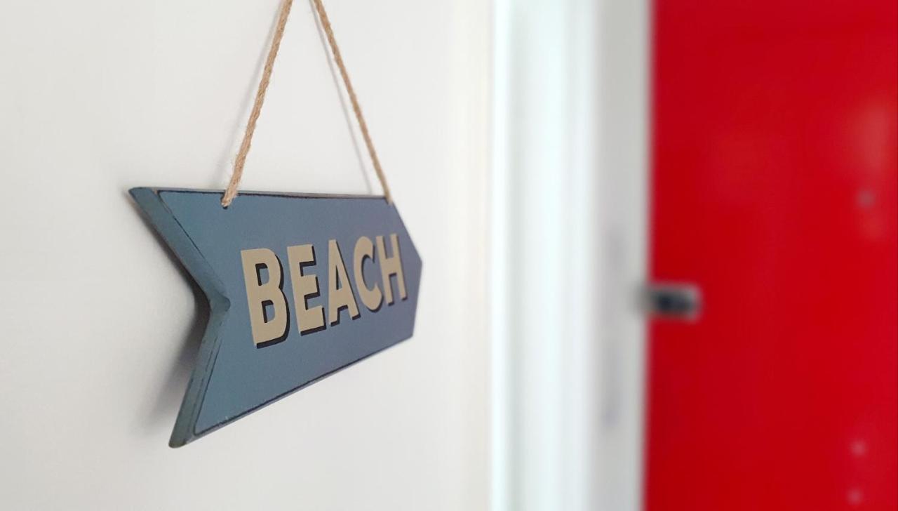 Apartment Sea Breeze, 2 Bdr With En-suites, Private Parking, Internet- Sleeps 4 Ppl