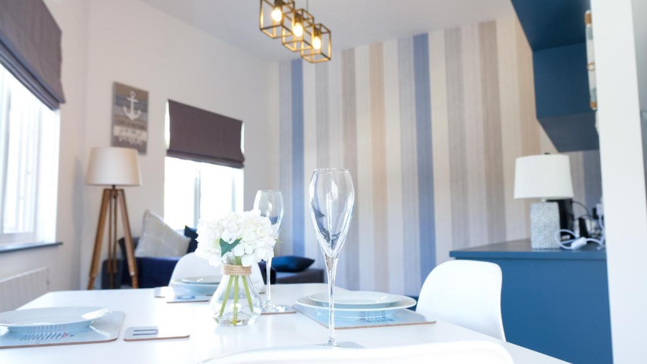 Intimate Entire Flat 9-min Walk To Boscombe Apartment *