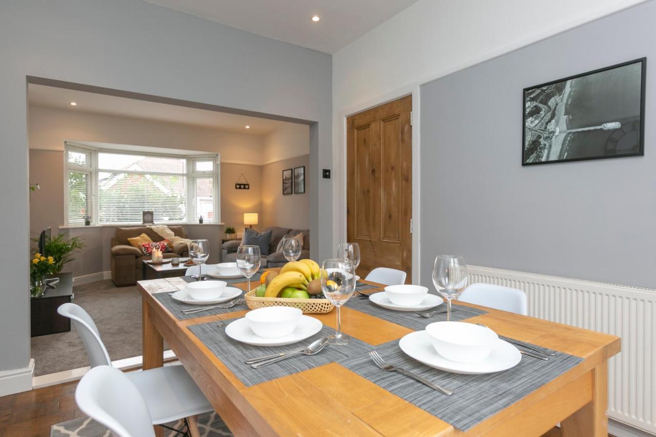 Apartment Beachside Family Oasis With Free Parking *