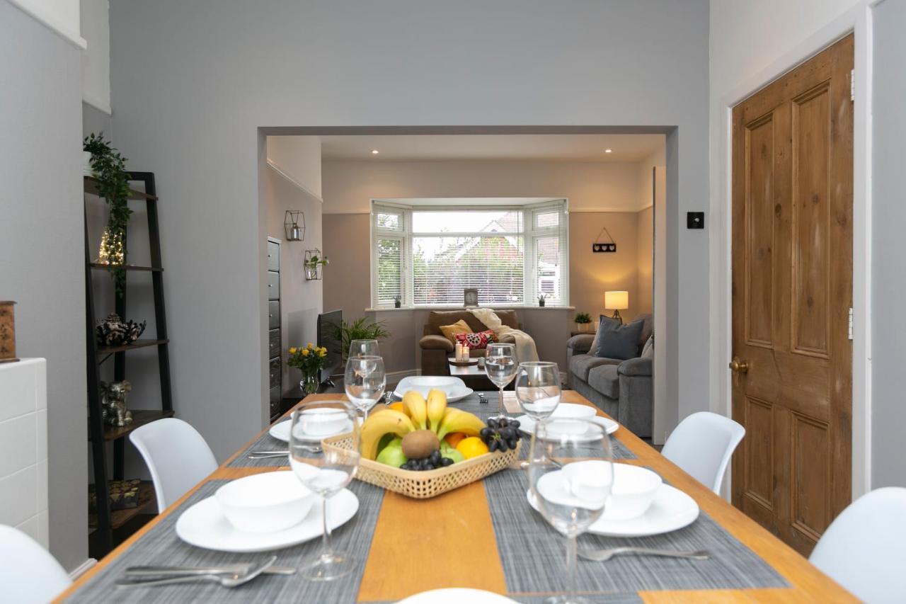 Beachside Family Oasis With Free Parking Apartment