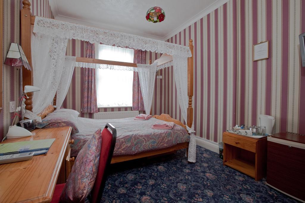 Mayfield Guest house 2*