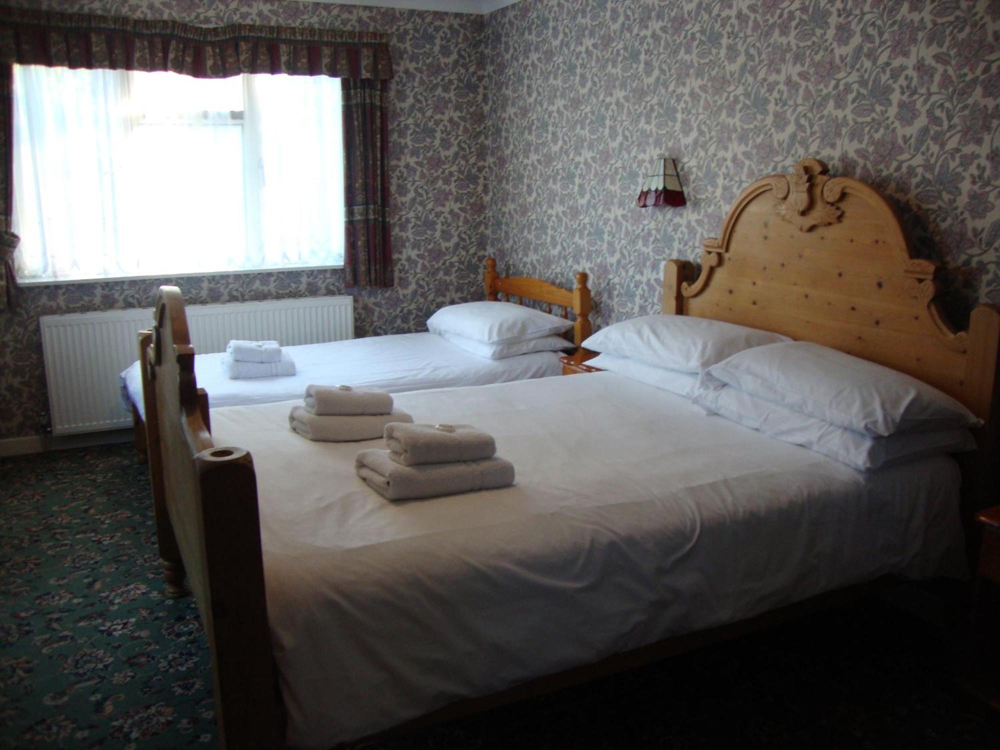 Mayfield Guest house 2*