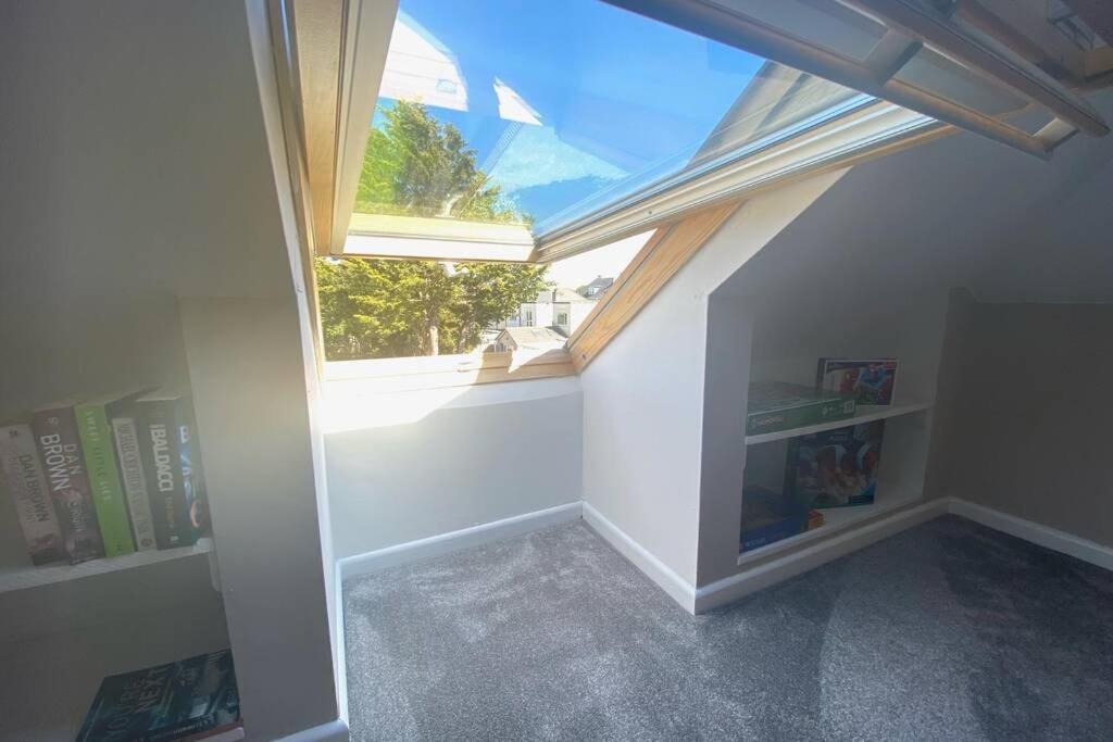 Apartment Spacious 2 Bed Sleeps 4 Near Bournemouth