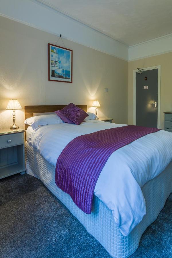 The Rosscourt Guest House-Free On Site Parking (Adults Only) Bournemouth