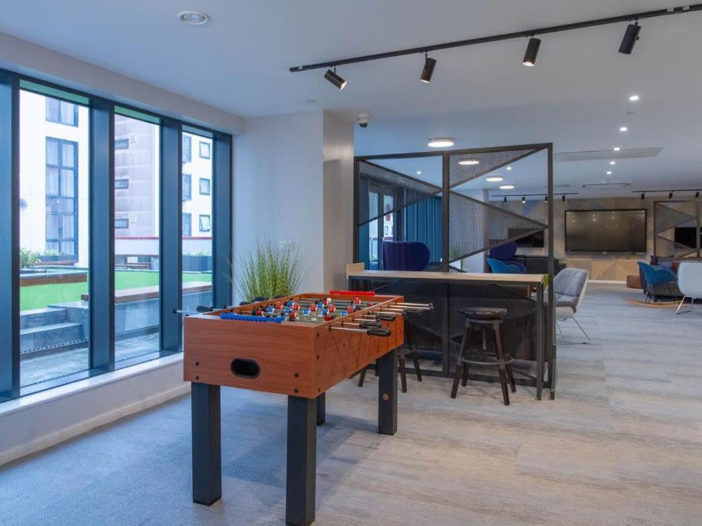 Stunning Private Ensuites At Oxford Point In Close To The Apartment