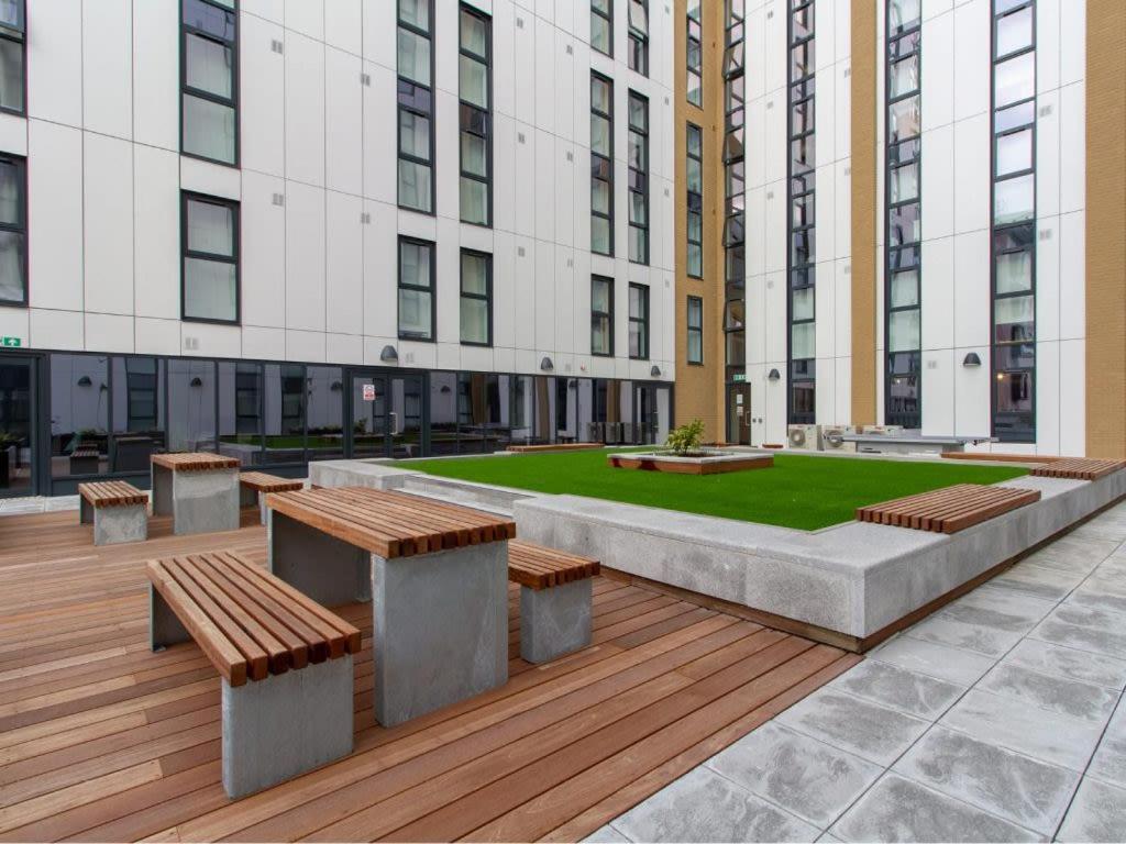 Apartment Stunning Private Ensuites At Oxford Point In Close To The Bournemouth