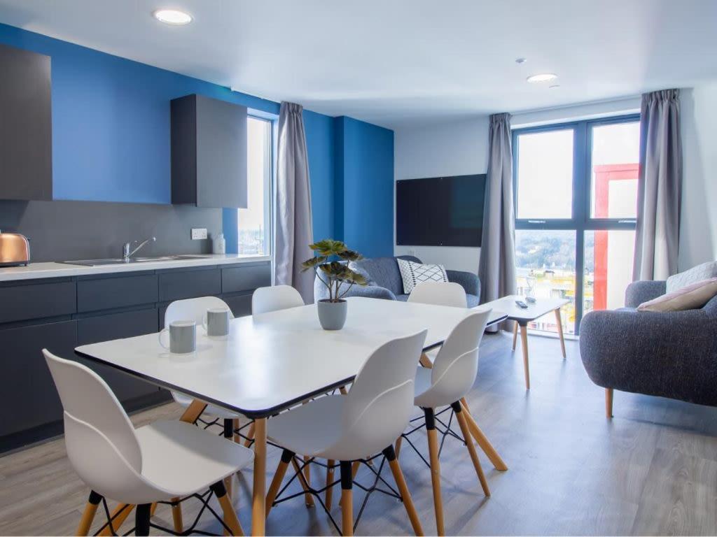 Apartment Stunning Private Ensuites At Oxford Point In Close To The *