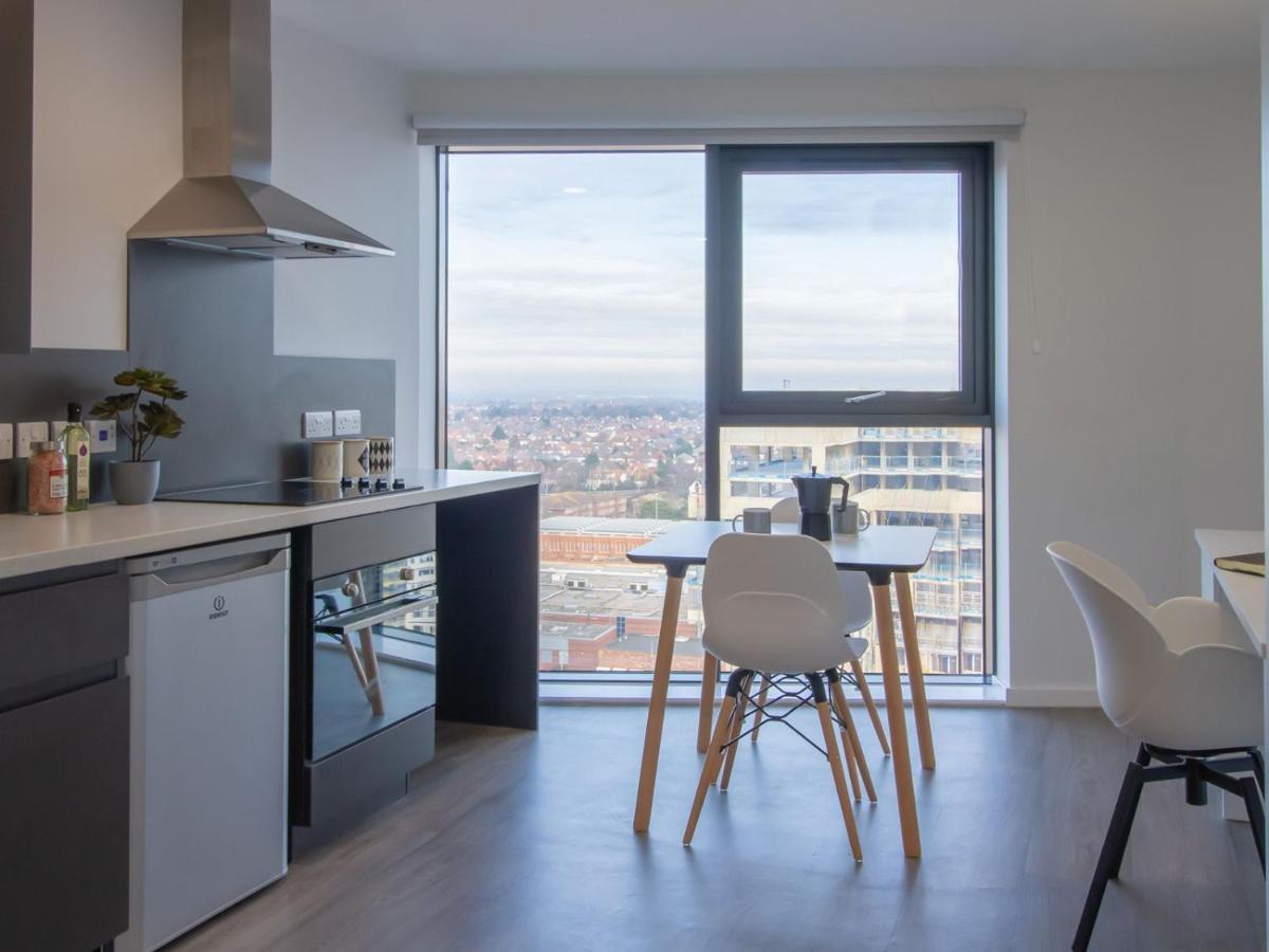 Apartment Stunning Private Ensuites At Oxford Point In Close To The Bournemouth