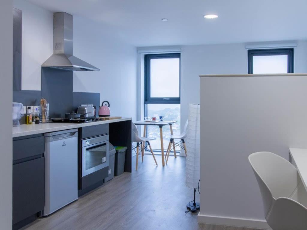 Stunning Private Ensuites At Oxford Point In Close To The * Bournemouth