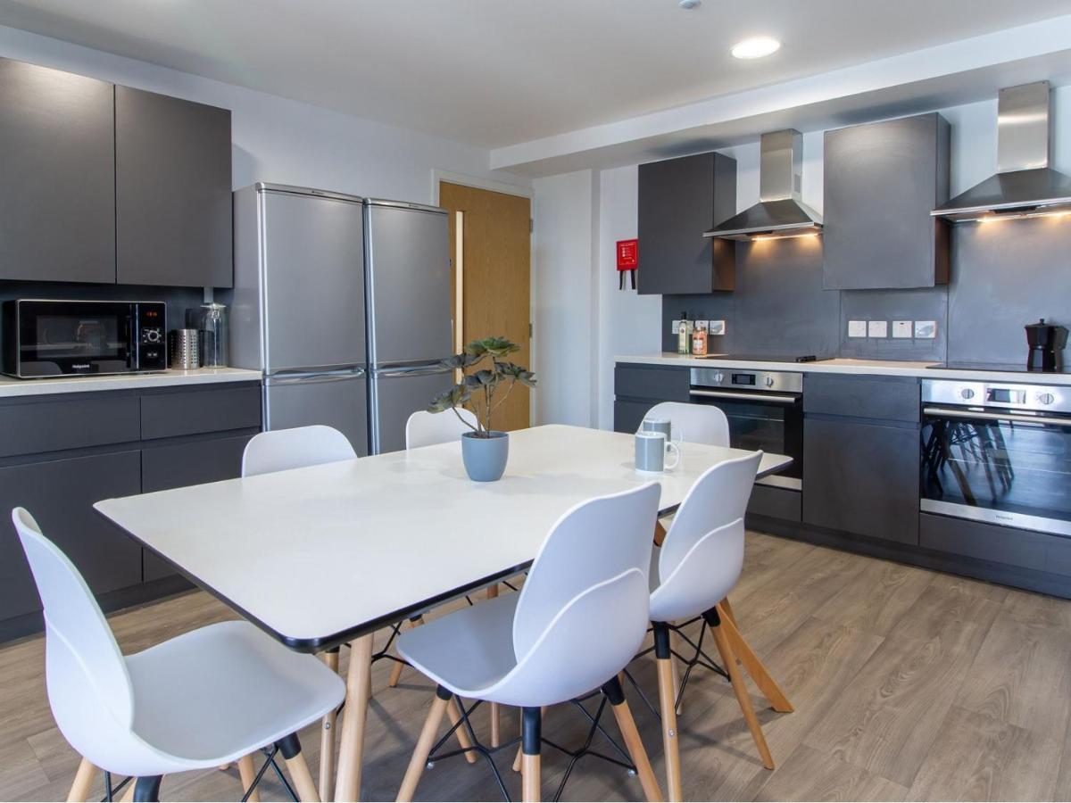 Stunning Private Ensuites At Oxford Point In Close To The * Bournemouth