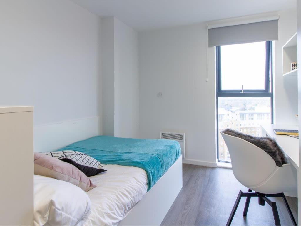 Apartment Stunning Private Ensuites At Oxford Point In Close To The *