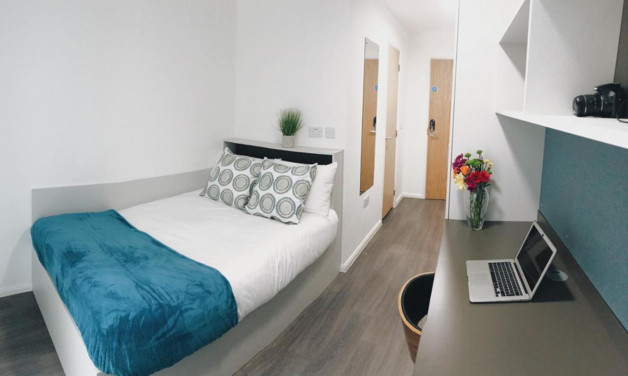 Stunning Private Ensuites At Oxford Point In Close To The Bournemouth