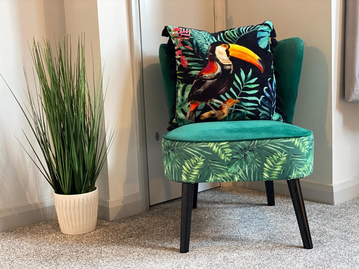 Funky Retreat: Stylish Near Apartment Bournemouth