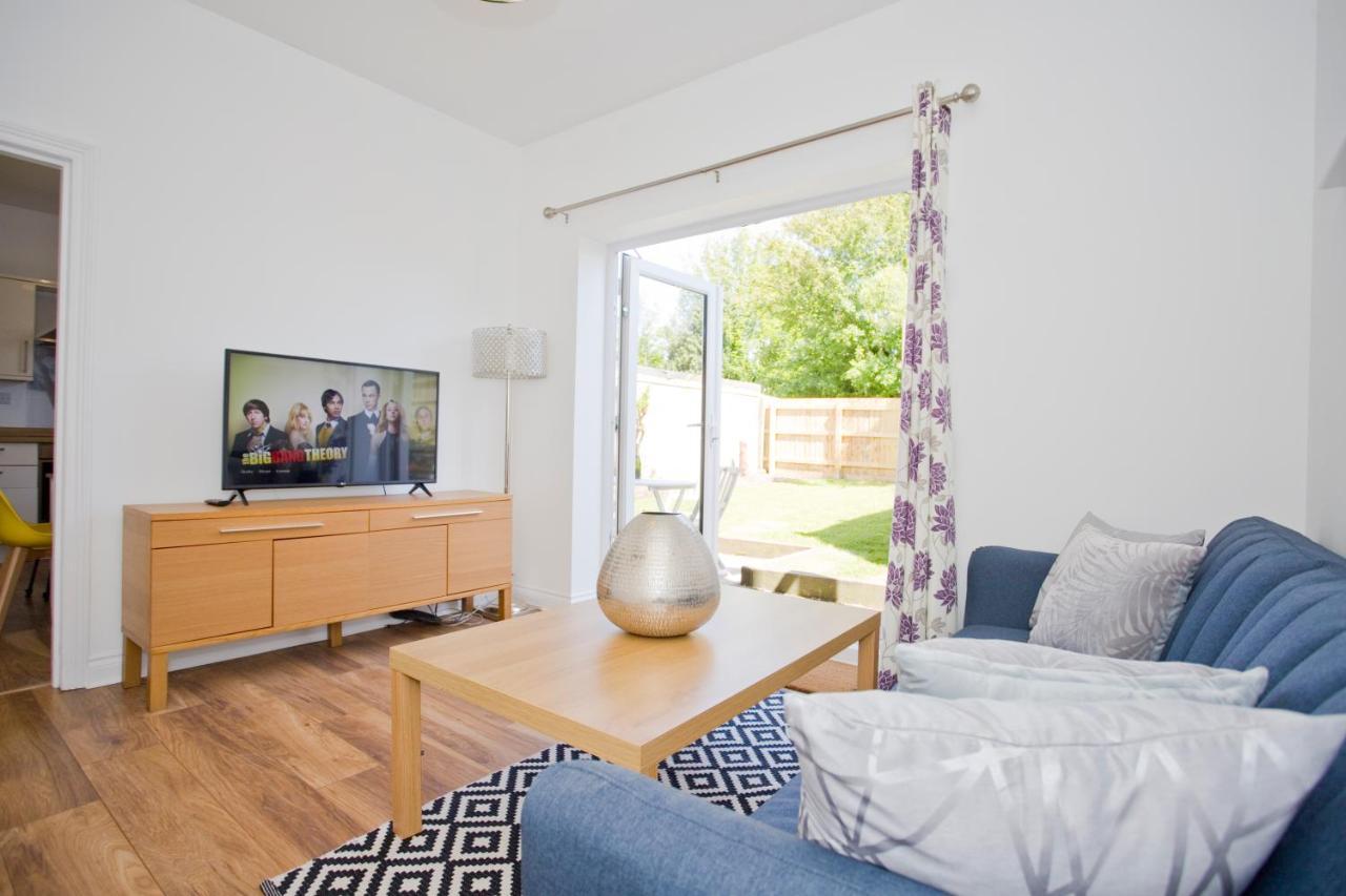 Apartment Alma Apt - 2 Bedrooms - Lovely Garden And Free Parking *