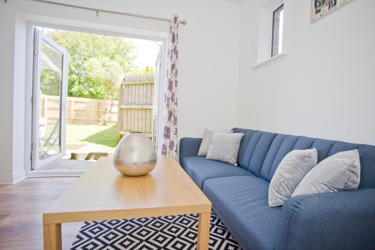 Apartment Alma Apt - 2 Bedrooms - Lovely Garden And Free Parking *