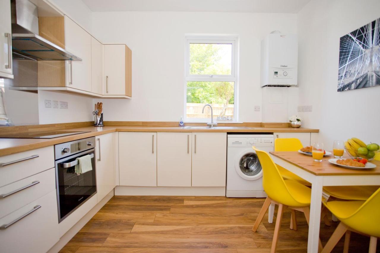Alma Apt - 2 Bedrooms - Lovely Garden And Free Parking Apartment