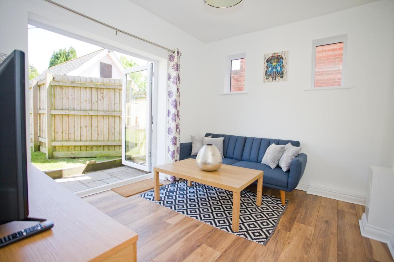 Apartment Alma Apt - 2 Bedrooms - Lovely Garden And Free Parking *