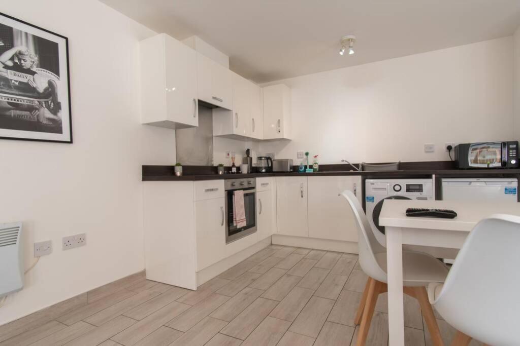 Studio ✧ High Street - Apartment *