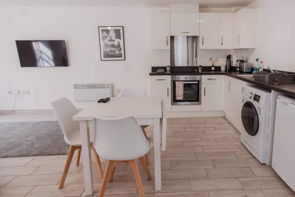 Studio ✧ High Street - Bournemouth